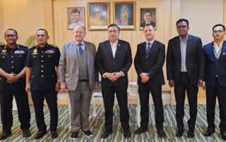 YB Minister of Transport Anthony Loke Siew Fook with Bernhard Schutte and Thomas Bernthaler.Present at the meeting were: YBhg. Dato’ Seri Jana Santhiran Muniayan, Secretary-General, Ministry of Transport YBhg. Dato’ Mohamed Irwan bin Mansor, Under Secretary, Land Division, Ministry of Transport YBhg. Dato’ Haji Aedy Fadly bin Ramli, Director-General, Road Transport Department (JPJ) YBrs. Tuan Ir. Mohd Yusop bin Mohamad, Director, Automotive Engineering Division, JPJ YBhg. Datuk Azlan Shah Bin Al Bakri, Chief Executive Officer, Land Public Transport Agency (APAD)